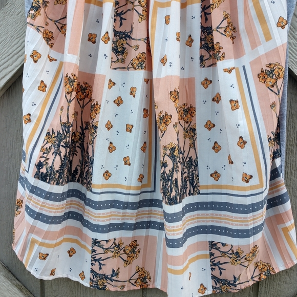 Style&Co short sleeve gray peach top - Picture 8 of 8